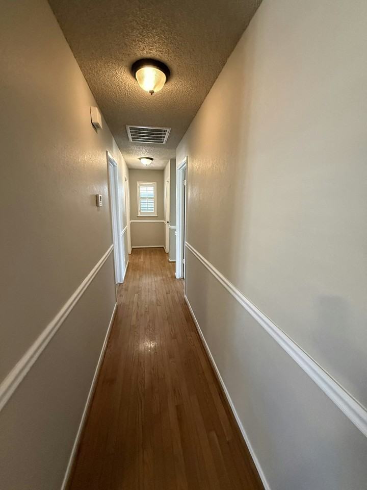 559 W Indianapolis Ave - Photo 5 of 9