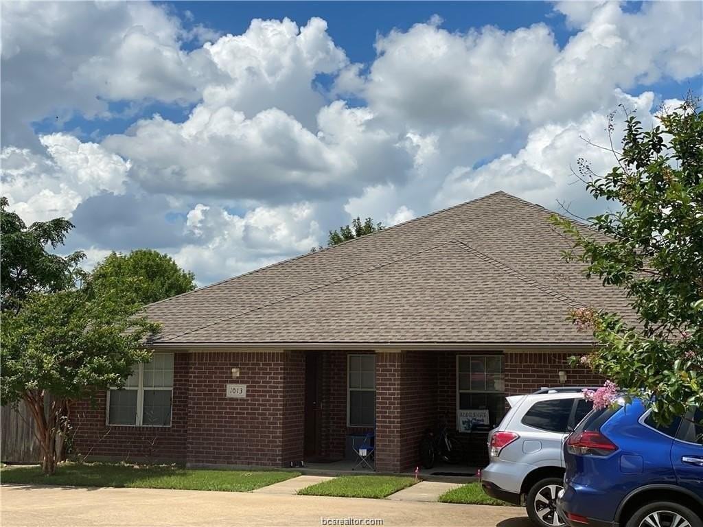 1015 Sun Meadow Ct - Photo 2 of 4