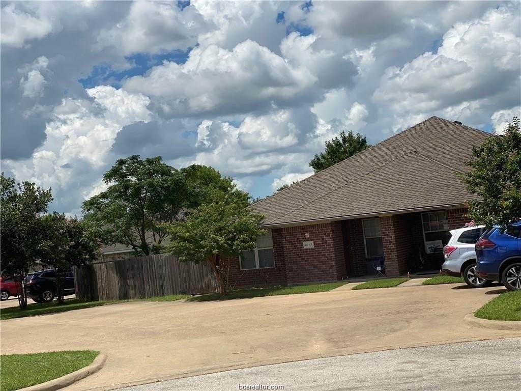 1015 Sun Meadow Ct - Photo 4 of 4