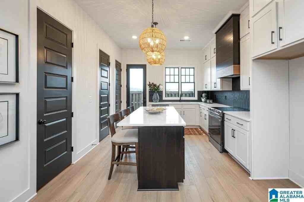 1002 Windsor Dr - Photo 7 of 22