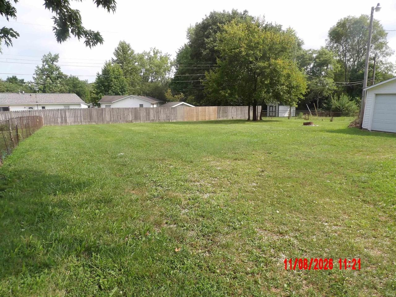 810 W Lincoln St - Photo 3 of 27