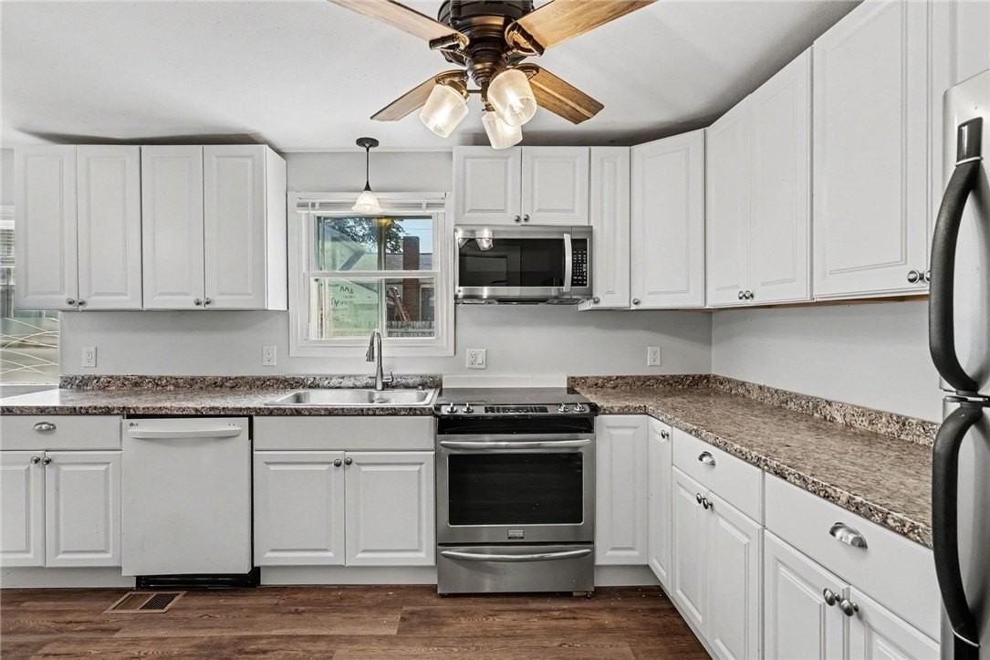 142 S Main St - Photo 7 of 26