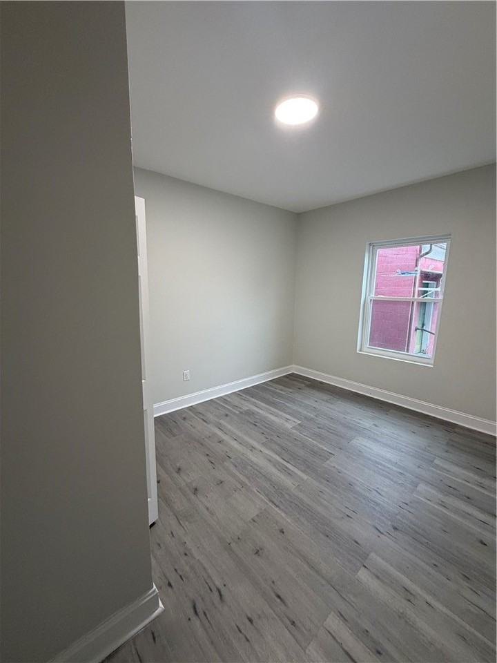306 Fulton St #B - Photo 3 of 7
