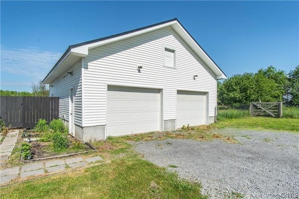 24511 Plank Rd - Photo 5 of 25