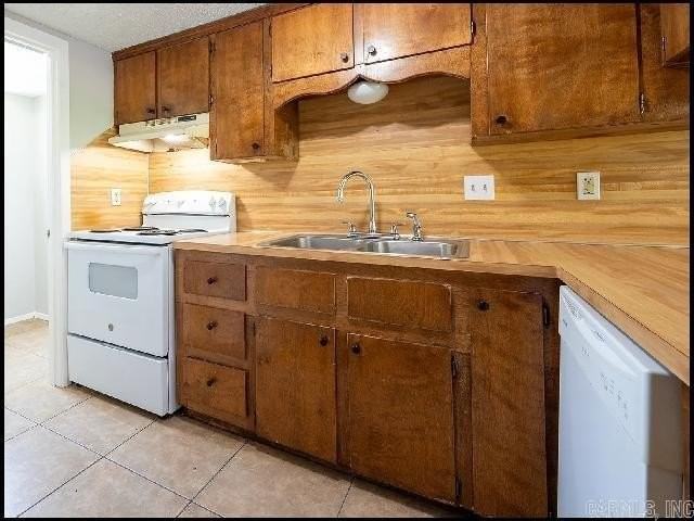 705 S Spring St - Photo 4 of 9