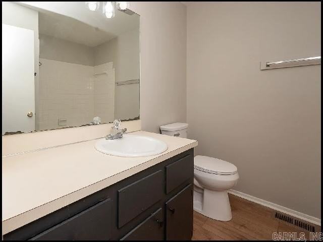 705 S Spring St - Photo 5 of 9