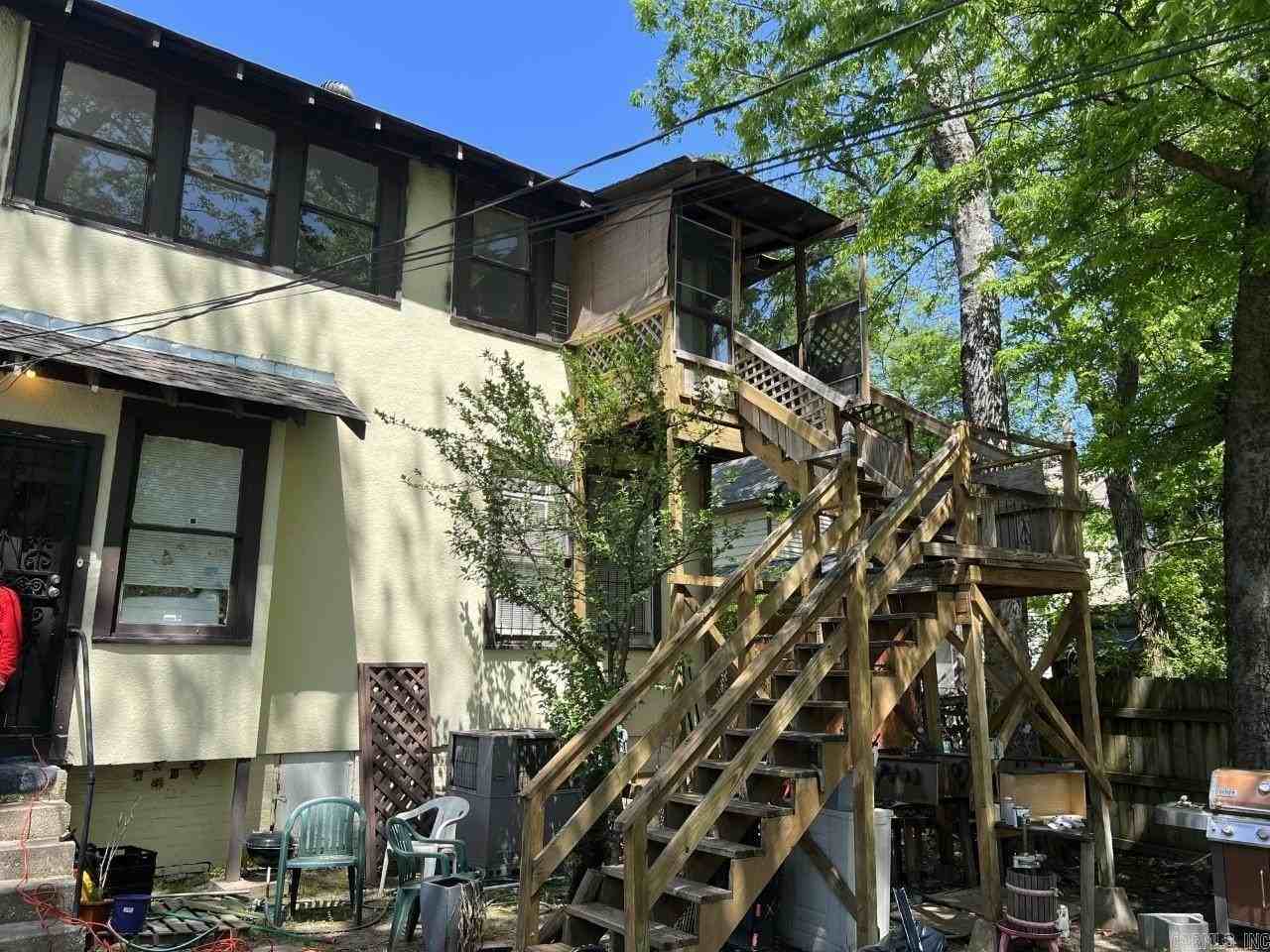 715 Wright Ave