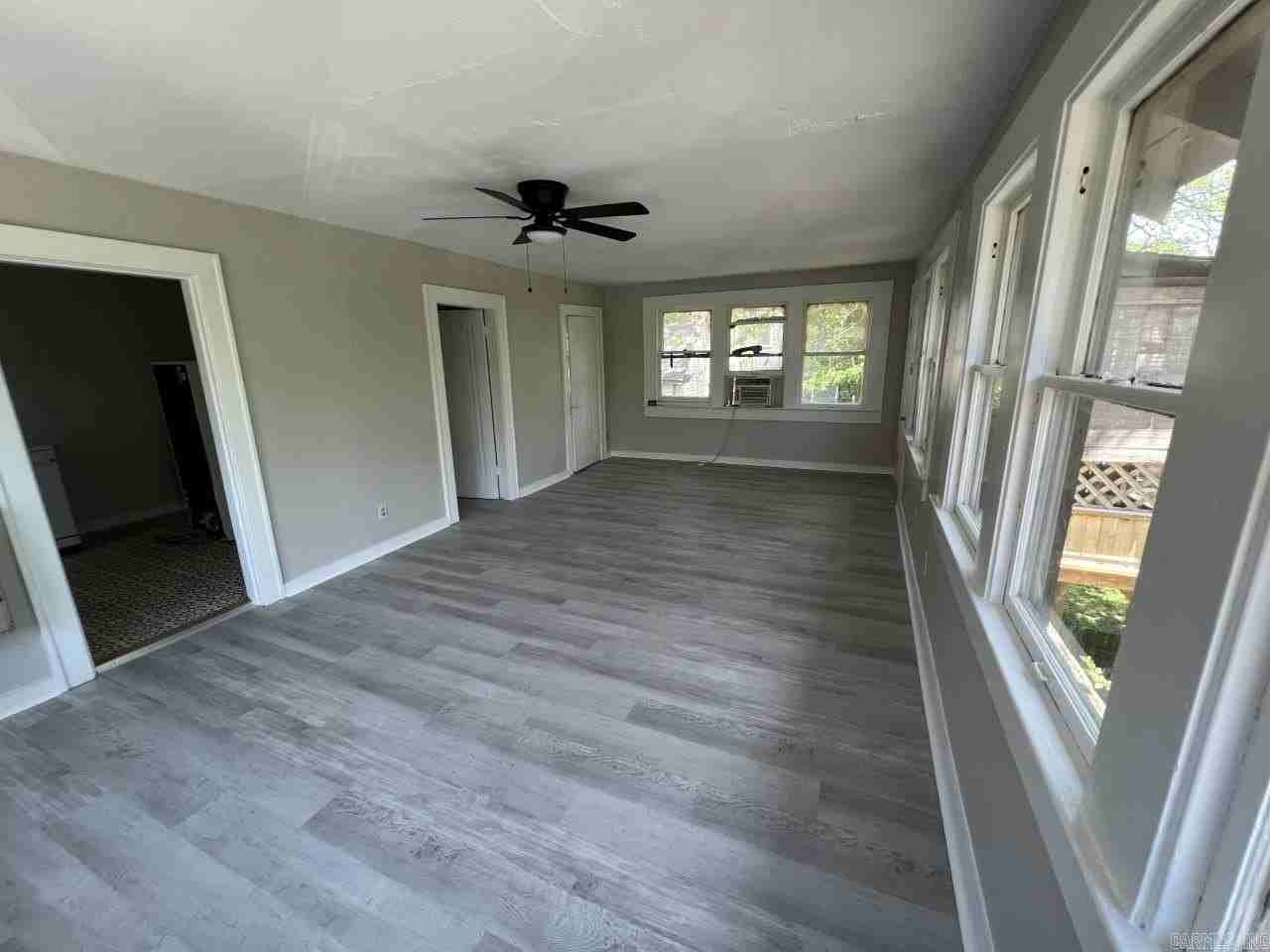 715 Wright Ave - Photo 2 of 4