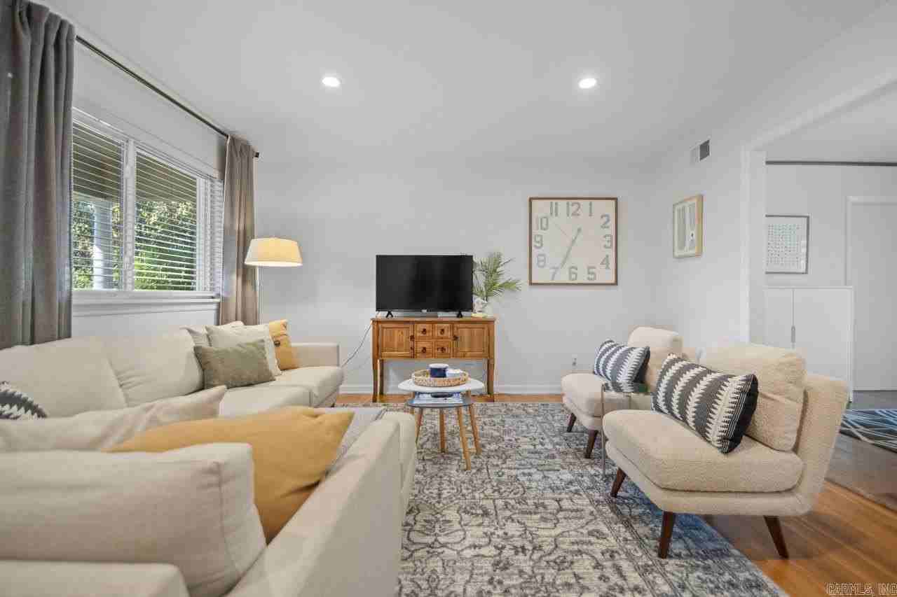 7001 Bluebird Dr - Photo 7 of 38