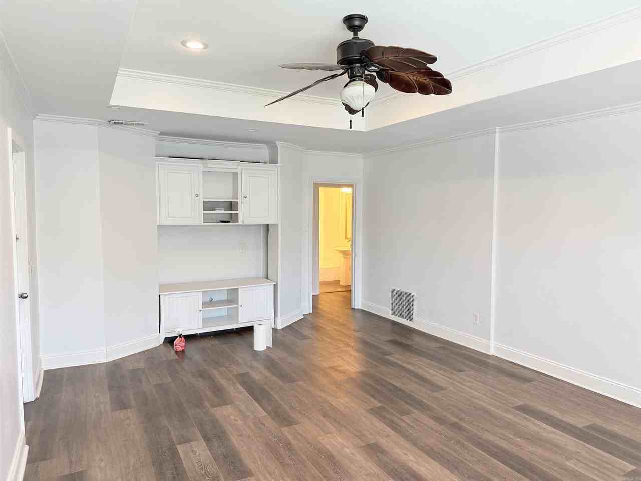 8416 Leatrice Dr - Photo 2 of 20