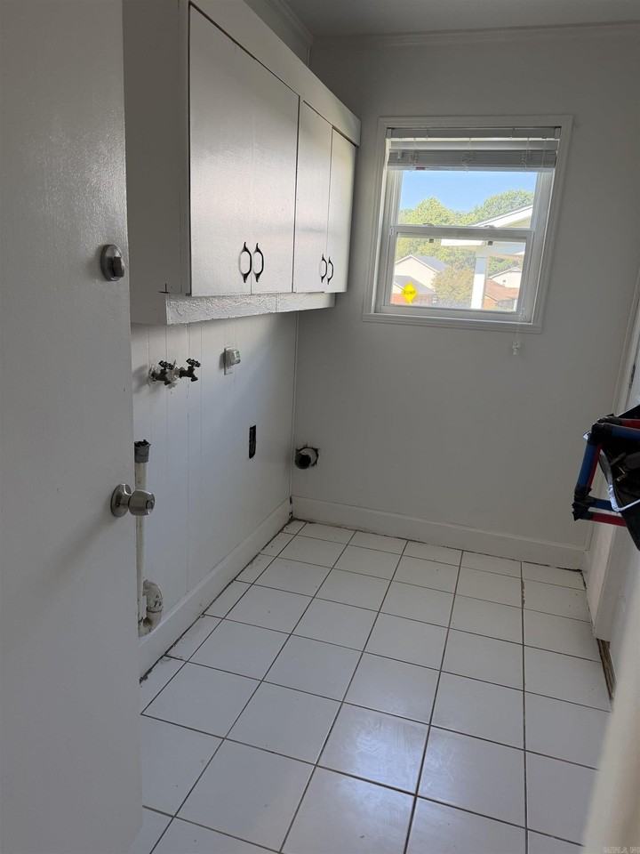 8416 Leatrice Dr - Photo 5 of 20
