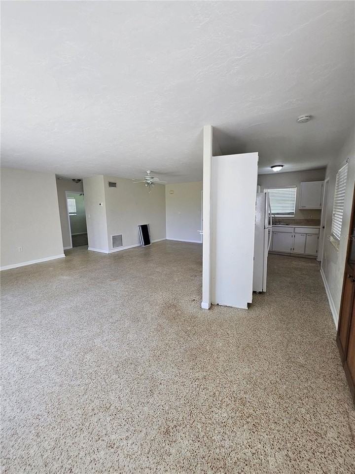 2433 Deedra St - Photo 6 of 19