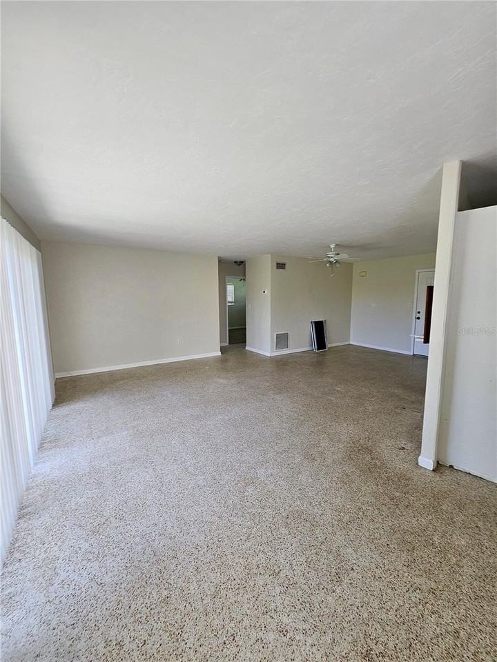 2433 Deedra St - Photo 7 of 19