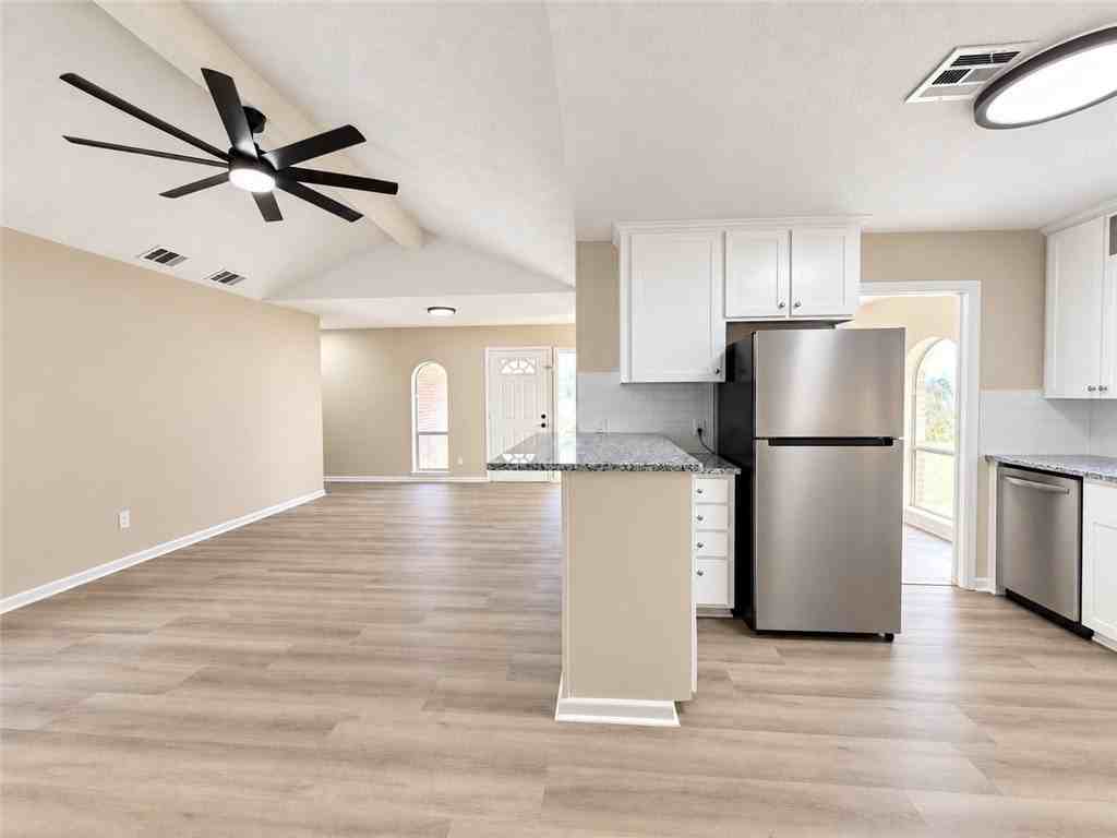 4702 Coventry Ln - Photo 3 of 17