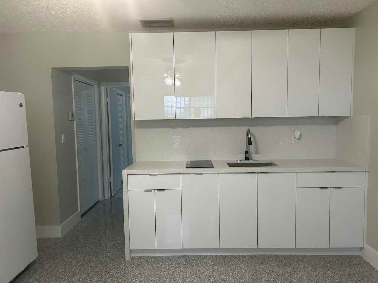 3631 Southwest 27th Street, Unit 3 - Photo 5 of 15
