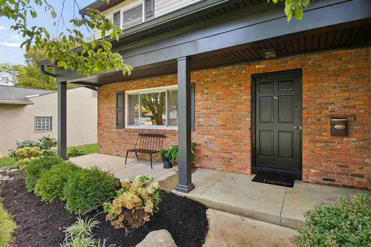 1701 Moreland Dr - Photo 3 of 47
