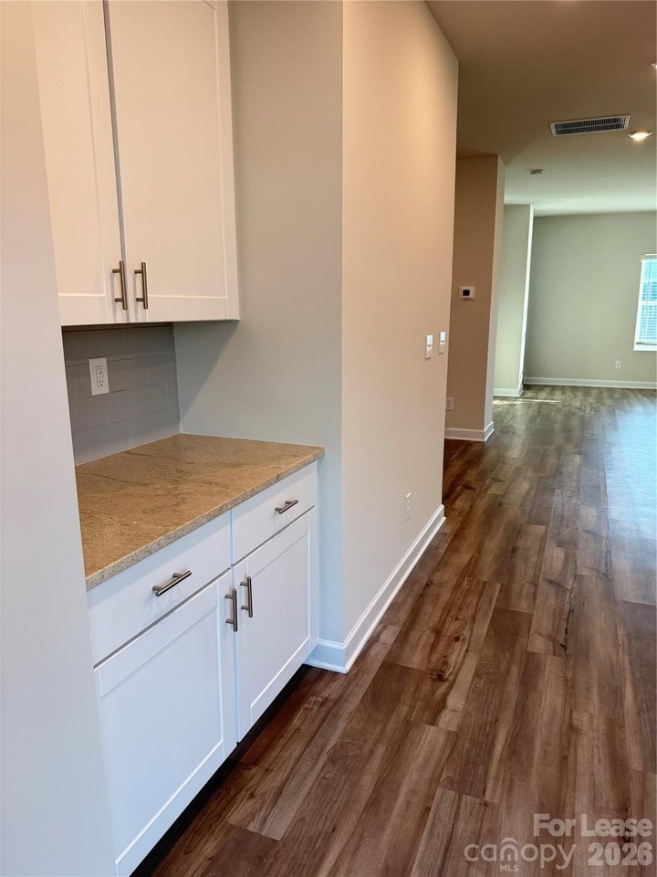 7221 Bryce Ave - Photo 6 of 22