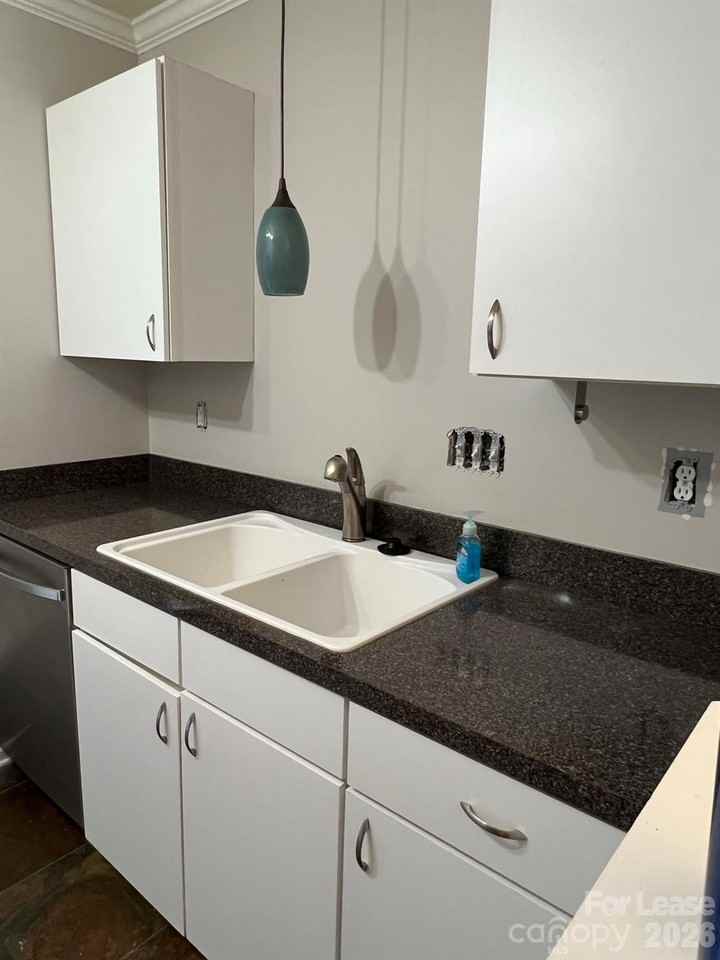 3361 Weston St - Photo 5 of 27
