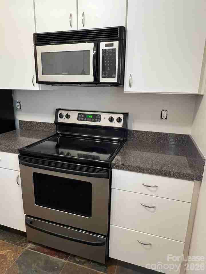 3361 Weston St - Photo 6 of 27