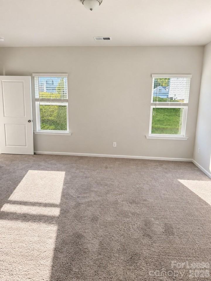 349 Reinhart Dr - Photo 4 of 13
