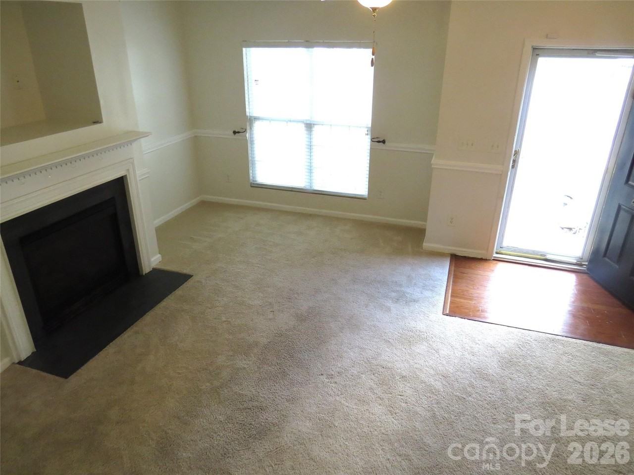 2738 Highland Park Dr - Photo 4 of 28