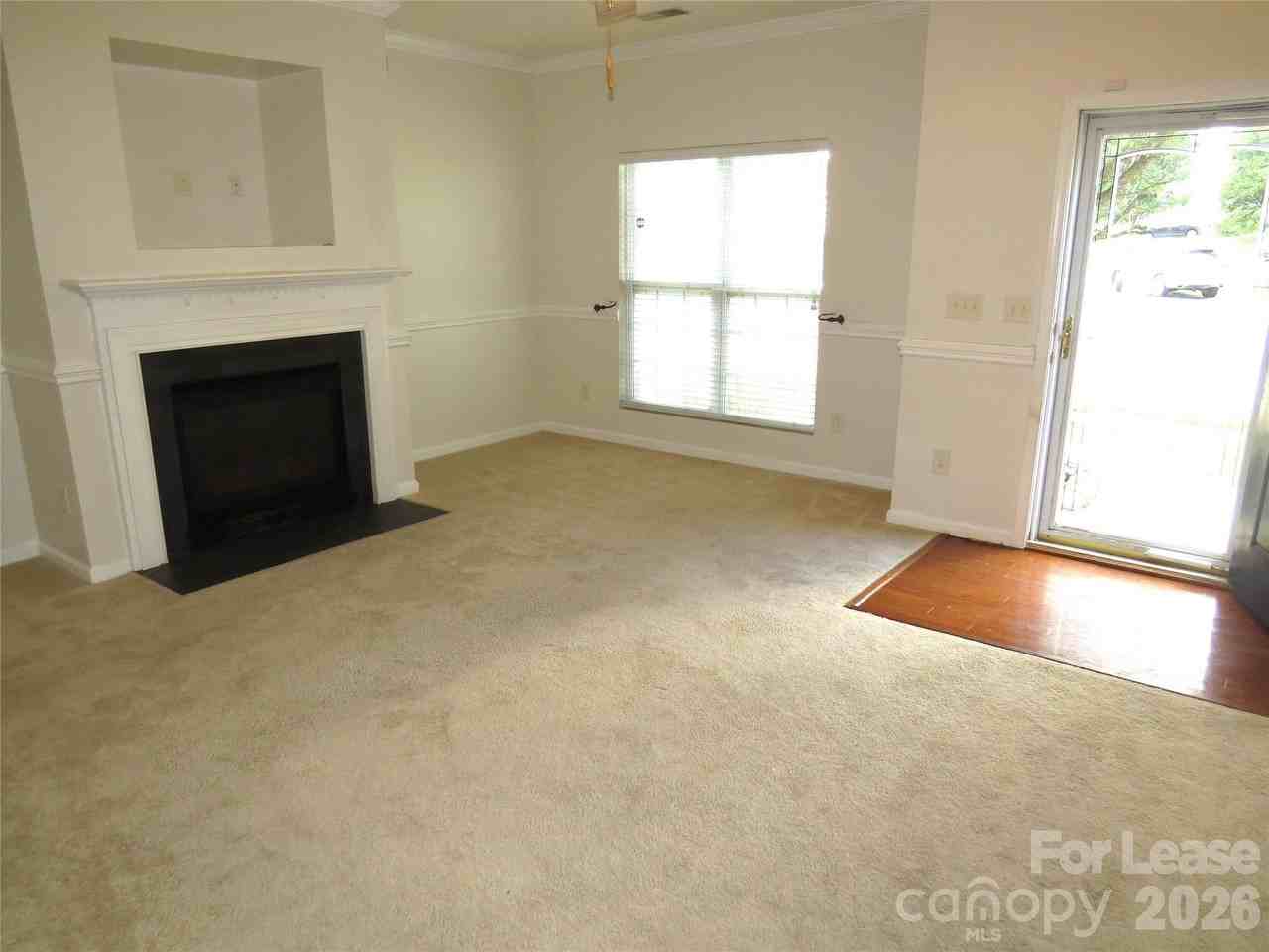 2738 Highland Park Dr - Photo 5 of 28