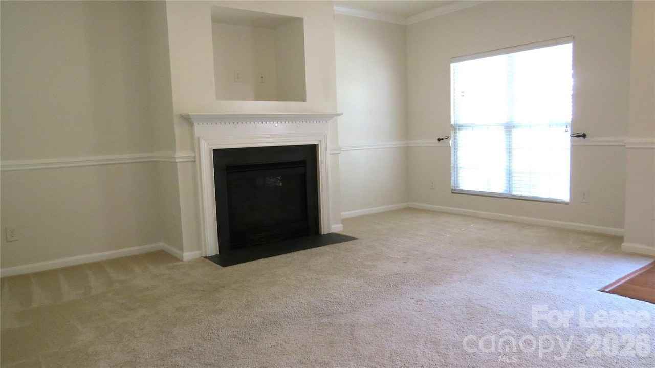 2738 Highland Park Dr - Photo 7 of 28