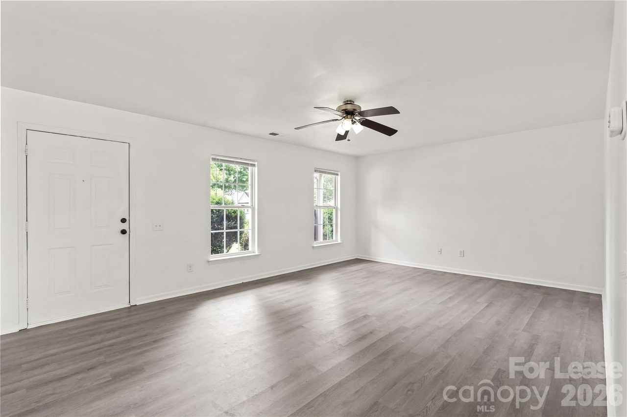 2724 Mulberry Pond Dr - Photo 2 of 26