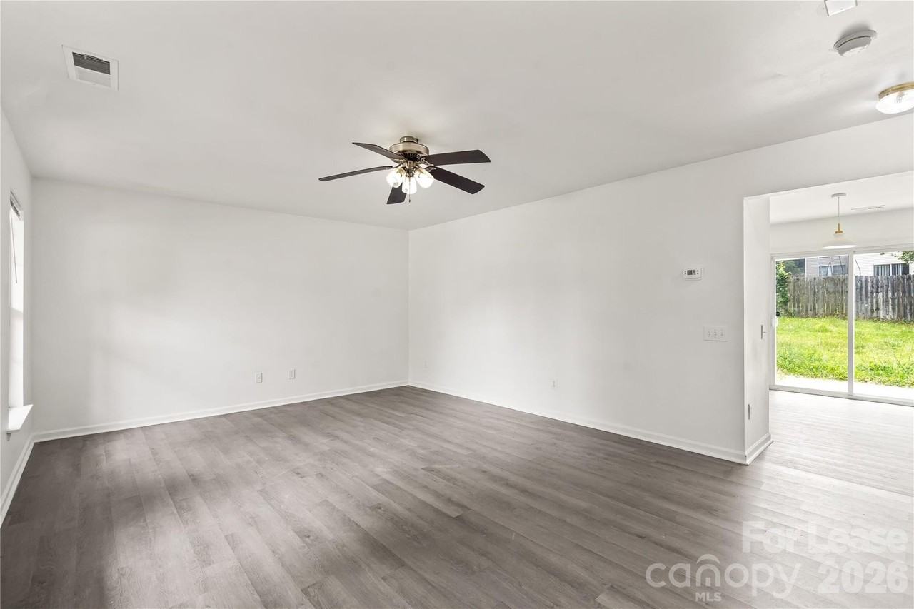 2724 Mulberry Pond Dr - Photo 4 of 26