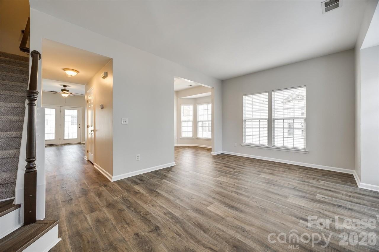 12326 Verdant Ct - Photo 3 of 31