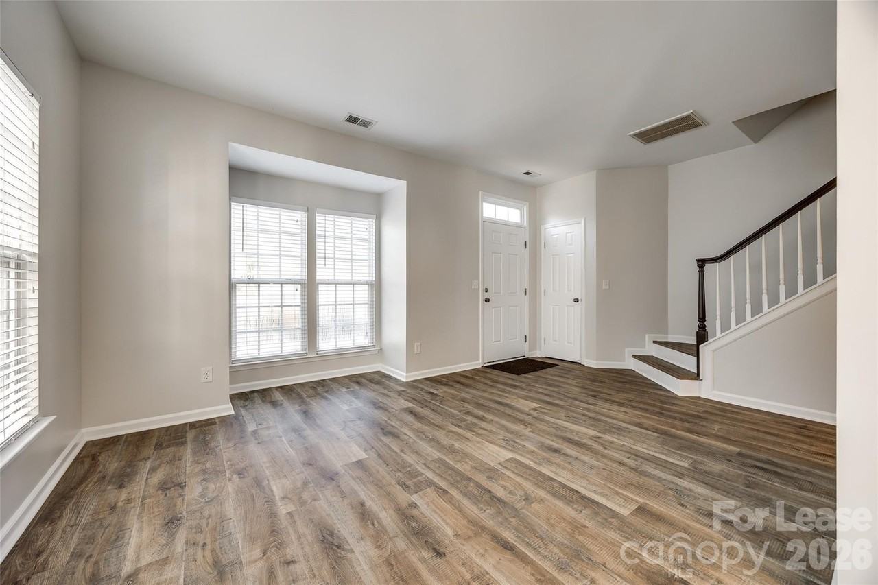 12326 Verdant Ct - Photo 5 of 31