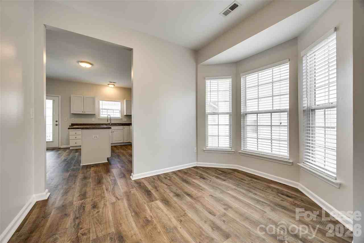 12326 Verdant Ct - Photo 6 of 31