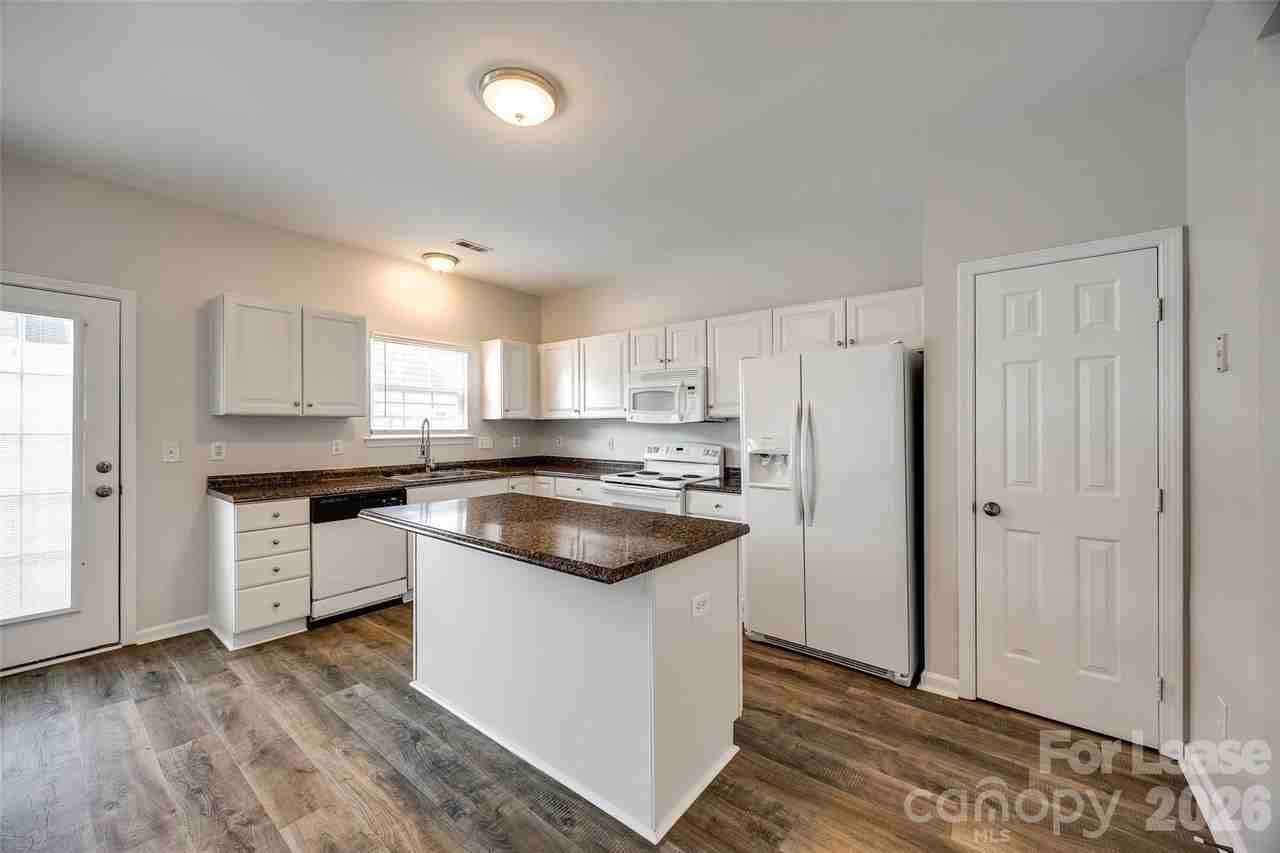 12326 Verdant Ct - Photo 7 of 31