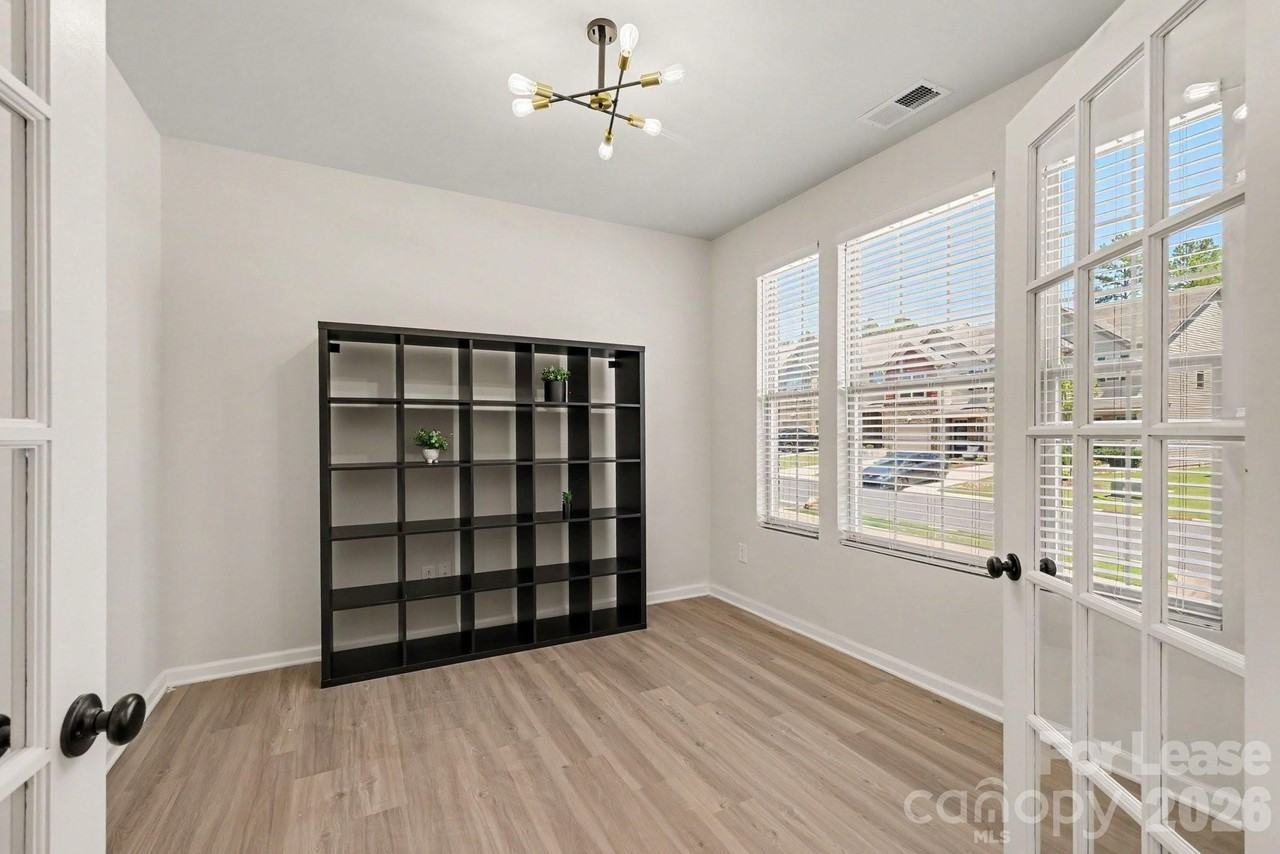 9453 Avery Lilac Ln - Photo 5 of 33
