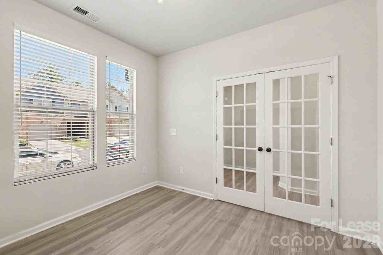 9453 Avery Lilac Ln - Photo 6 of 33