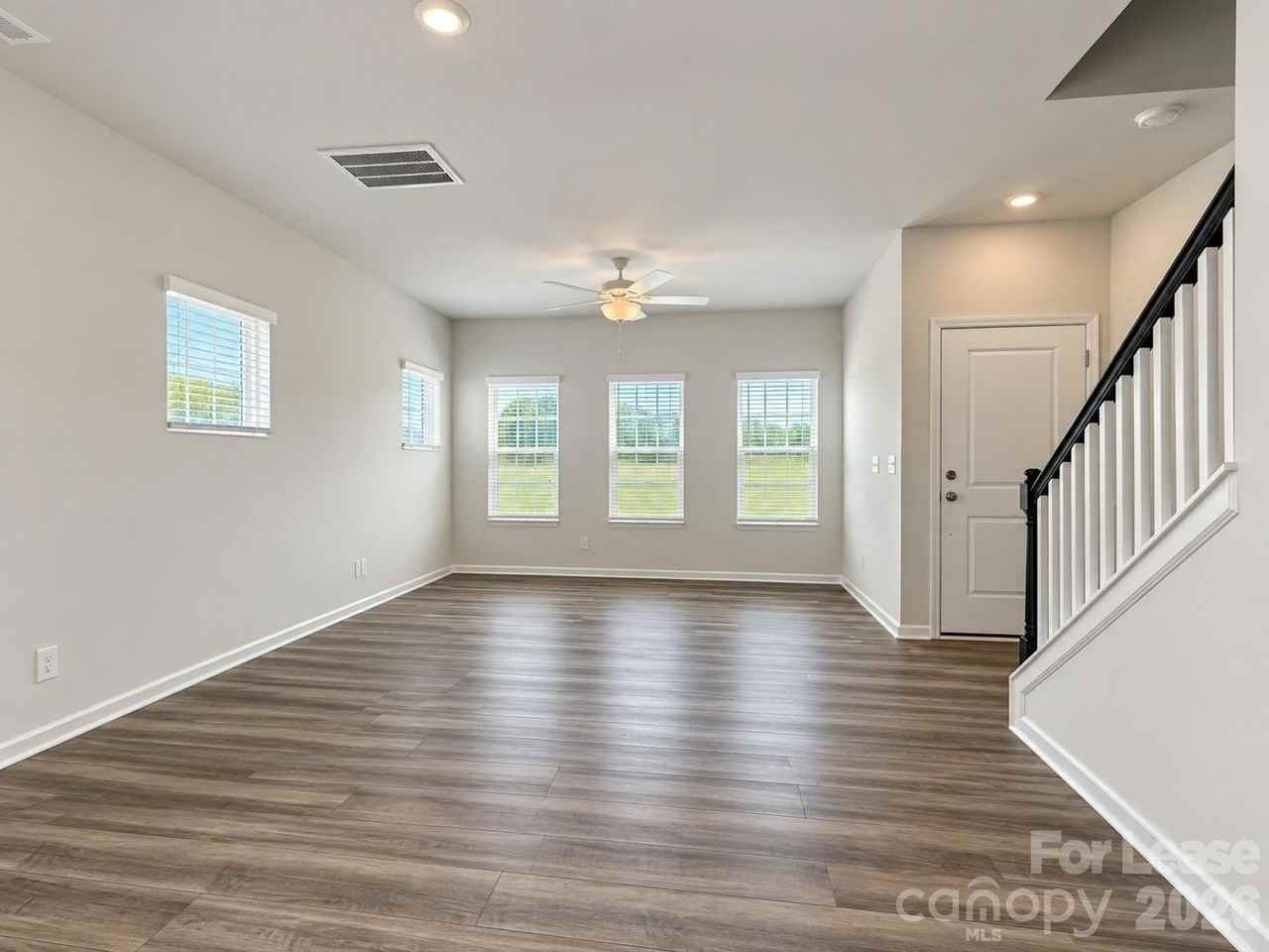 6518 Harlech St - Photo 4 of 43