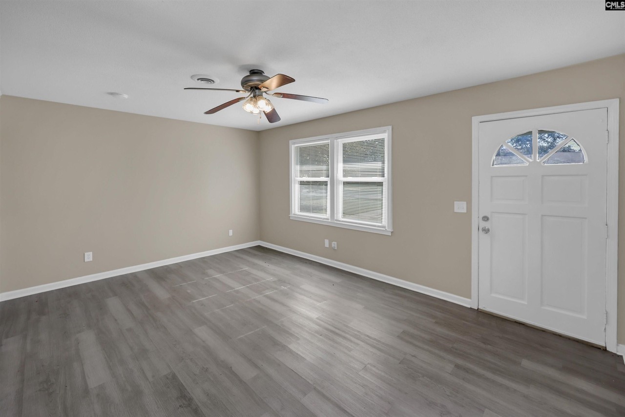 3621 Baywater Dr - Photo 5 of 27