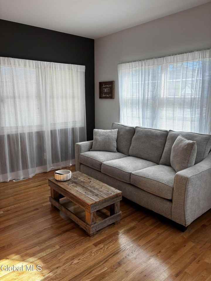 39 Doten Ave - Photo 3 of 9