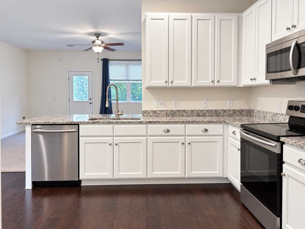 391 Flyway Rd - Photo 3 of 14