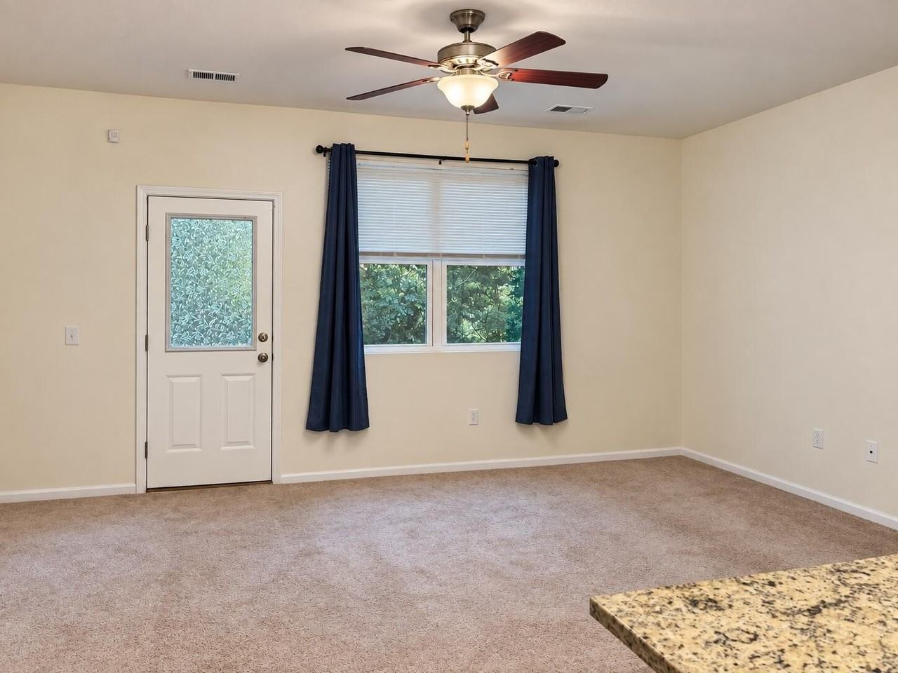 391 Flyway Rd - Photo 4 of 14