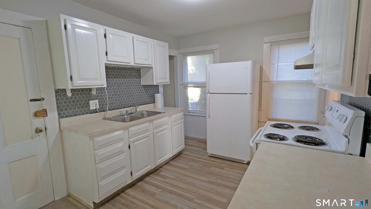 21 Fairview St - Photo 4 of 13