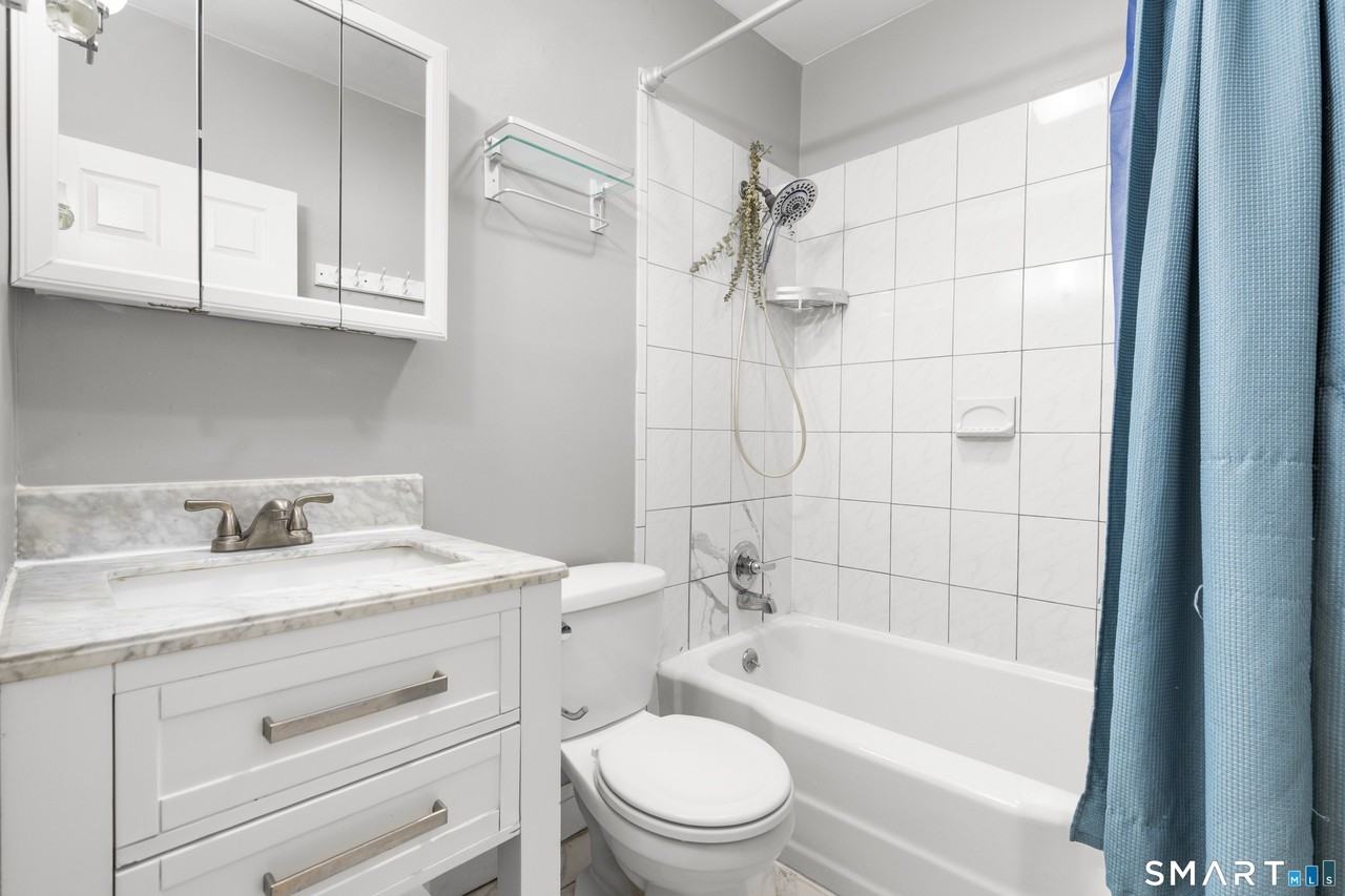254 Hollister St #2 - Photo 4 of 10