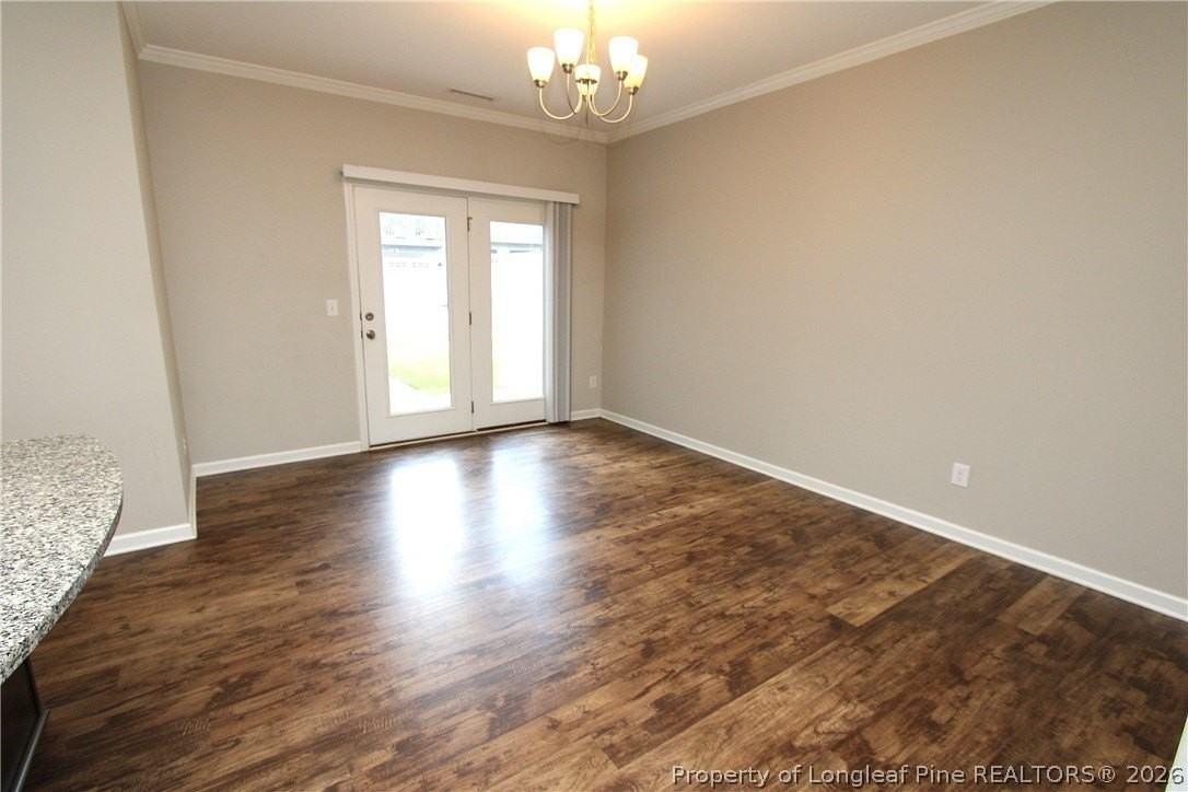 1043 Myers Point Dr - Photo 5 of 37