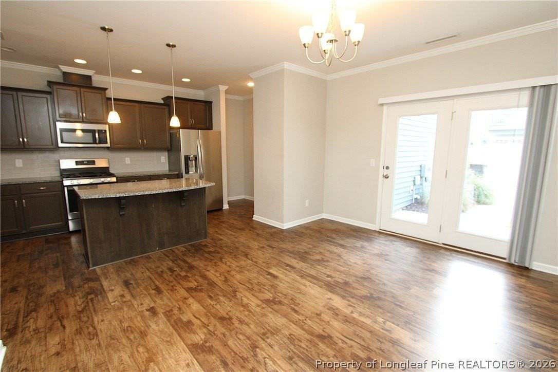 1043 Myers Point Dr - Photo 6 of 37