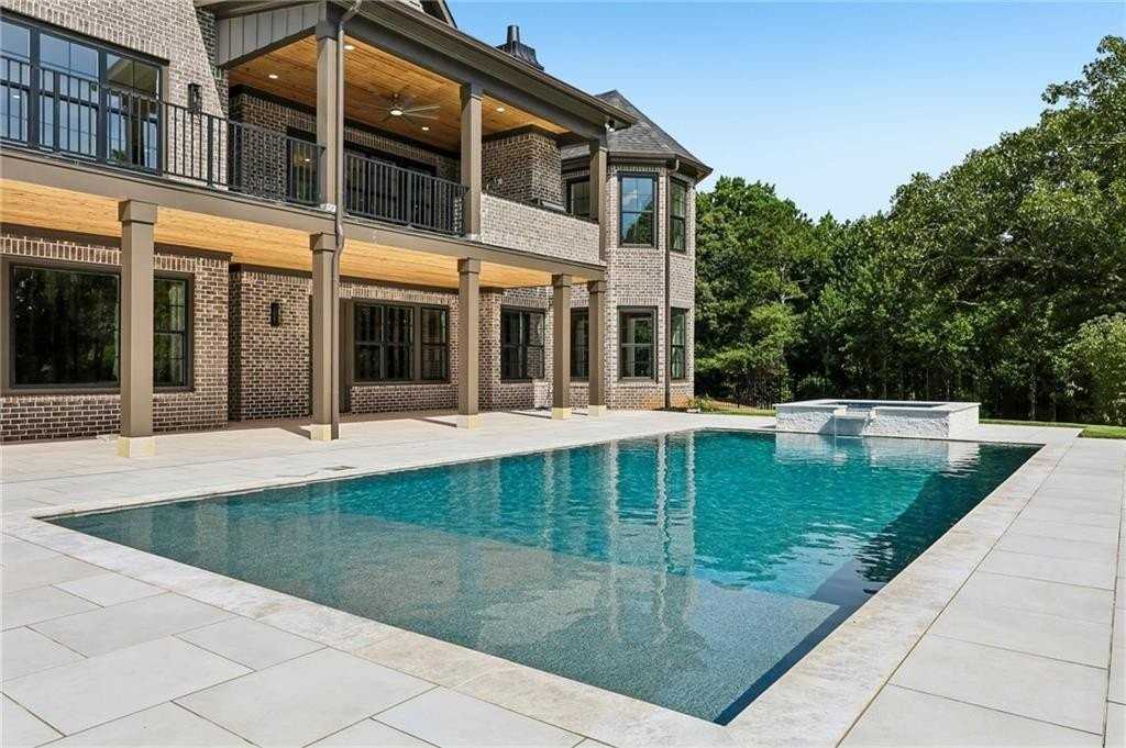 6222 Bridgewood Dr - Photo 2 of 50