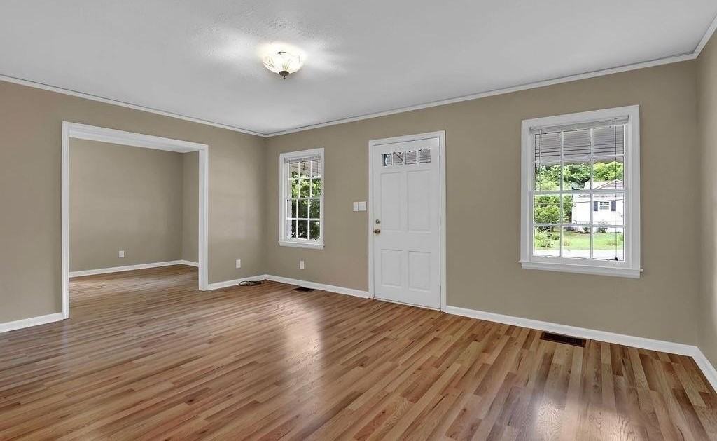 1329 Blanche Dr Se - Photo 5 of 29