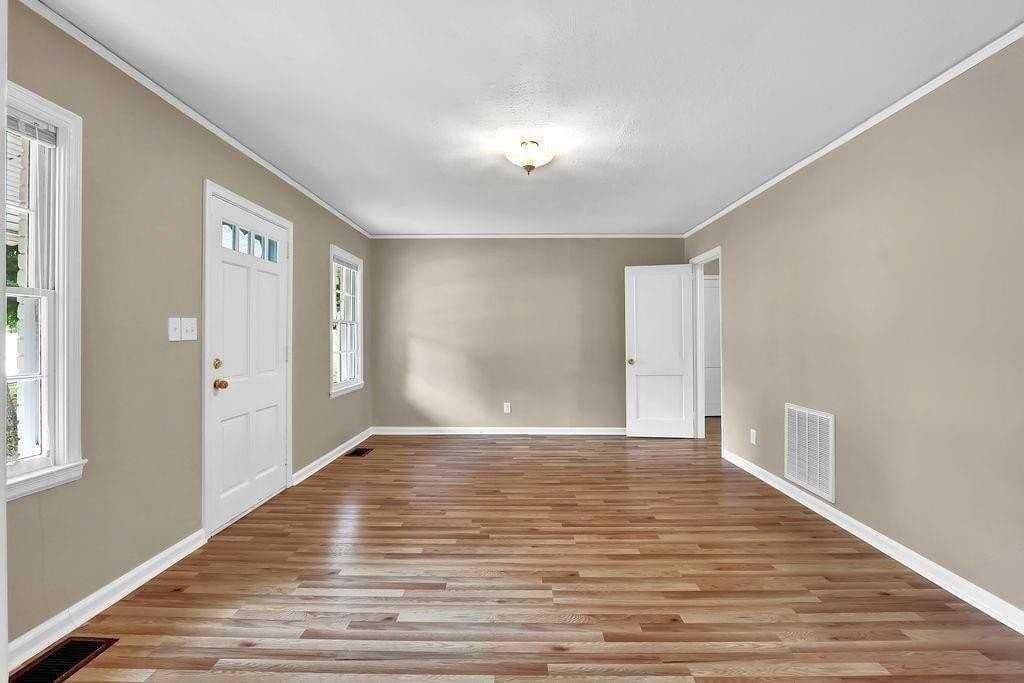 1329 Blanche Dr Se - Photo 7 of 29