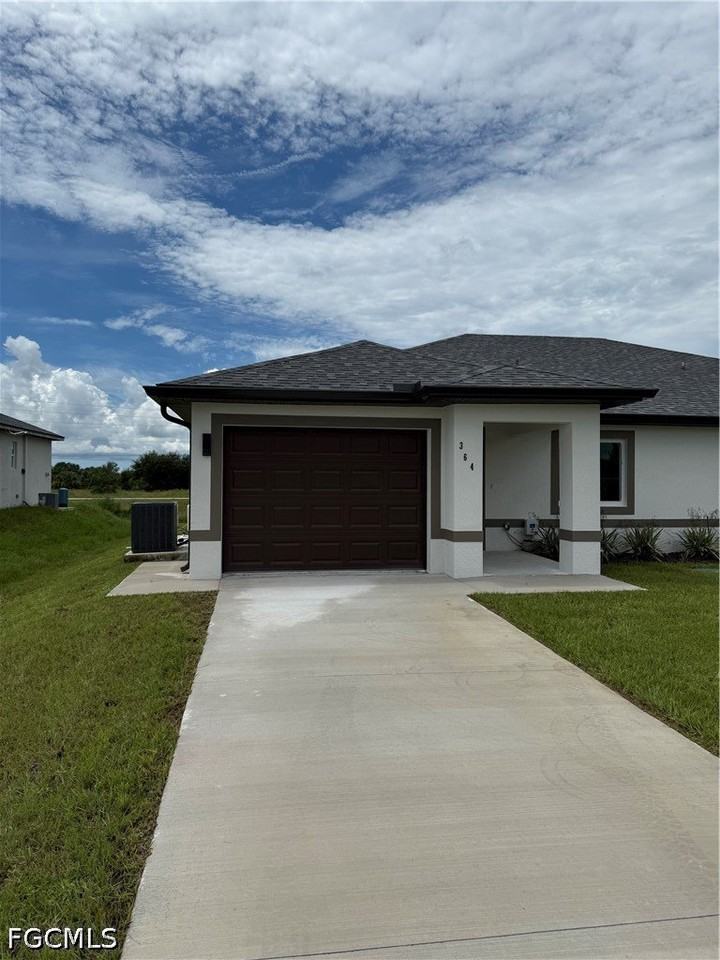 364 Petite Ave