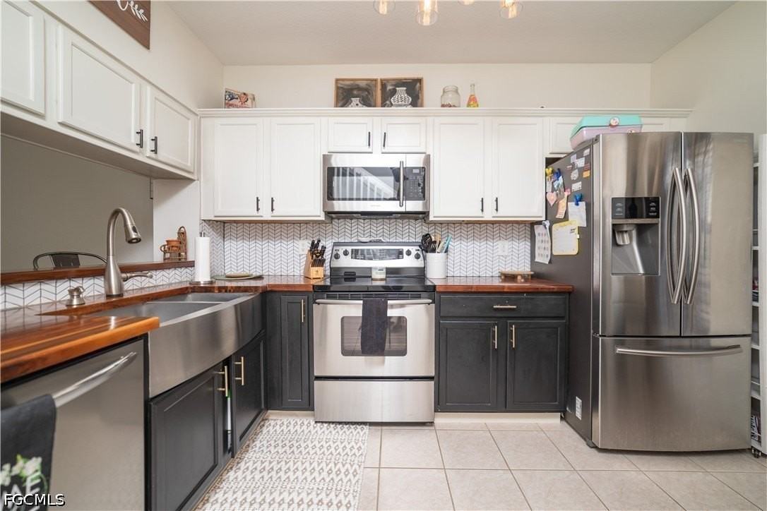 10061 Lone Cypress St - Photo 2 of 33