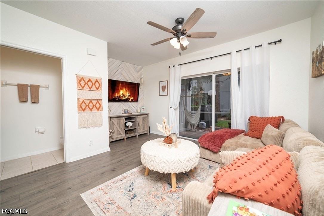 10061 Lone Cypress St - Photo 6 of 33
